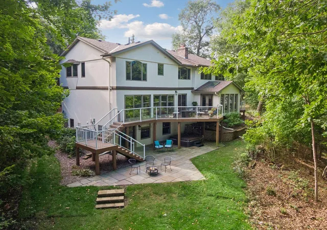 Photo 2 of Single family home for sale at 4080 Dahl Rd, Mound, MN 55364 | MLS# 7126955 | Listing updated on 2026-10-22