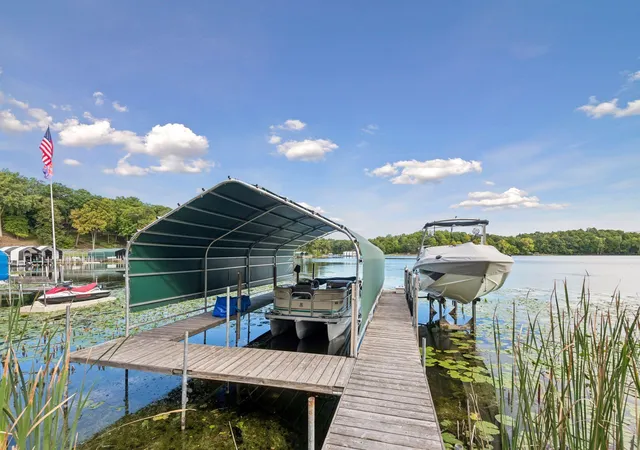 Photo 3 of Single family home for sale at 4080 Dahl Rd, Mound, MN 55364 | MLS# 7126955 | Listing updated on 2026-10-22
