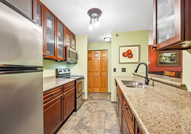 Photo 3 of Condo for sale at 6030 Chasewood Pkwy #201, Hopkins, MN 55343 | MLS# 7126957 | Listing updated on 2026-08-27