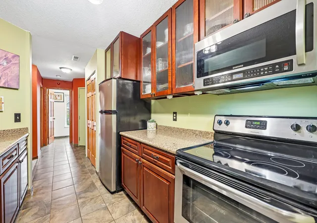 Photo 3 of Condo for sale at 6030 Chasewood Pkwy #201, Hopkins, MN 55343 | MLS# 7126957 | Listing updated on 2026-08-27