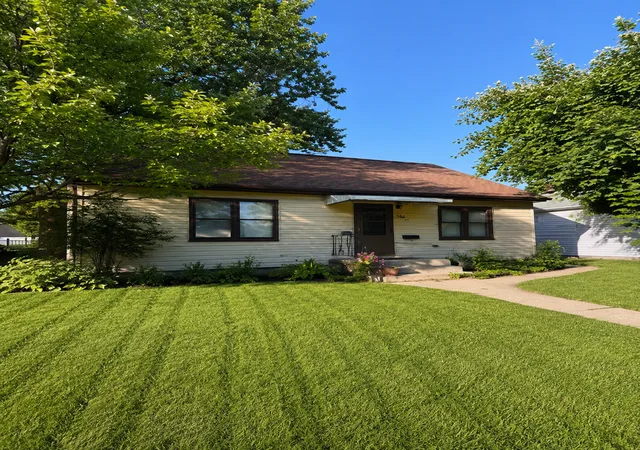 Photo 1 of Single family home for sale at 126 Riverside Dr Ne, Saint Cloud, MN 56304 | MLS# 7126961 | Listing updated on 2026-09-08