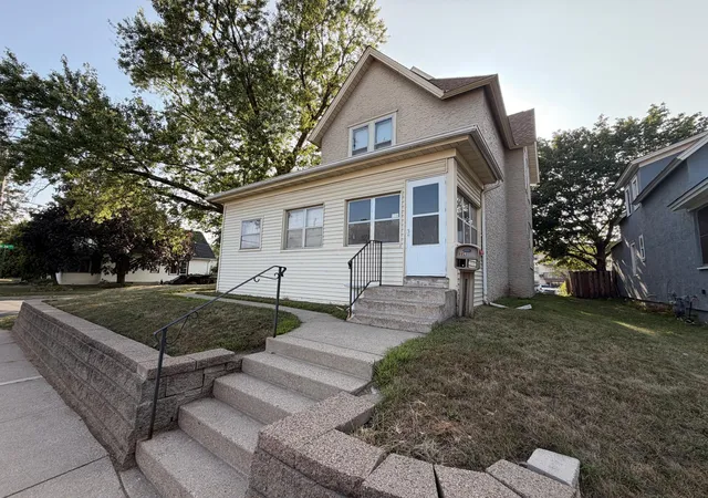 1st image of 256 11th Ave S, South Saint Paul, MN 55075 | MLS# 7126977
