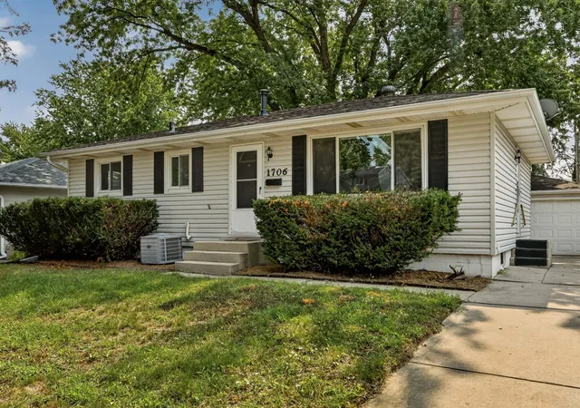 2nd image of 1706 34th St Nw, Rochester, MN 55901 | MLS# 7126980