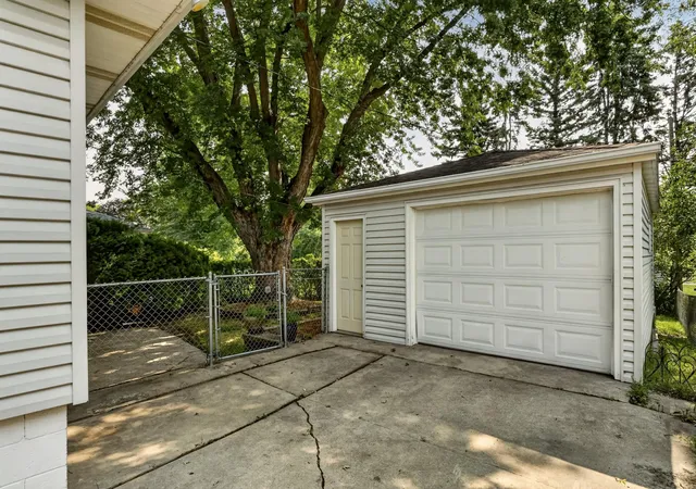 Photo 3 of Single family home for sale at 1706 34th Street Nw, Rochester, MN 55901 | MLS# 7126980 | Listing updated on 2026-09-03