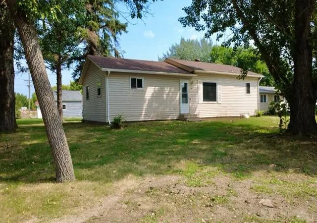 Photo 2 of Single family home for sale at 205 9th Avenue E, Lisbon, ND 58054 | MLS# 7126983 | Listing updated on 2026-08-26