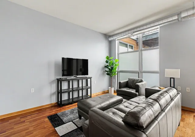Photo 4 of Sale Pending at 1211 Lagoon Ave #410, Minneapolis, MN 55408 | MLS# 7126987 | Listing updated on 2026-10-08