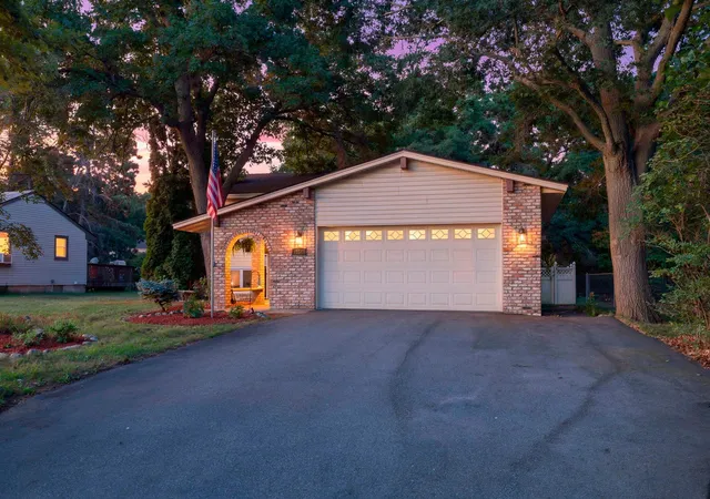 2nd image of 11547 Flintwood St Nw, Minneapolis, MN 55448 | MLS# 7126994
