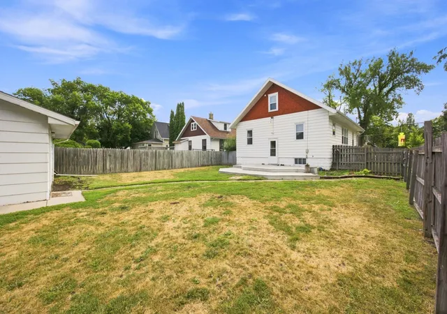 3rd image of 1021 9Th Ave N, Fargo, ND 58102 | MLS# 7126998