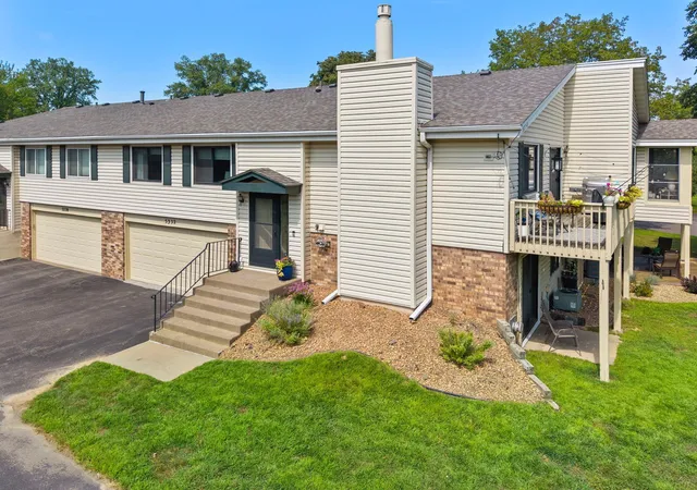 1st image of 5332 Beachside Dr, Hopkins, MN 55343 | MLS# 7127000