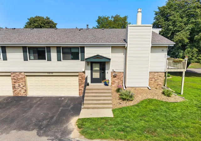 2nd image of 5332 Beachside Dr, Hopkins, MN 55343 | MLS# 7127000