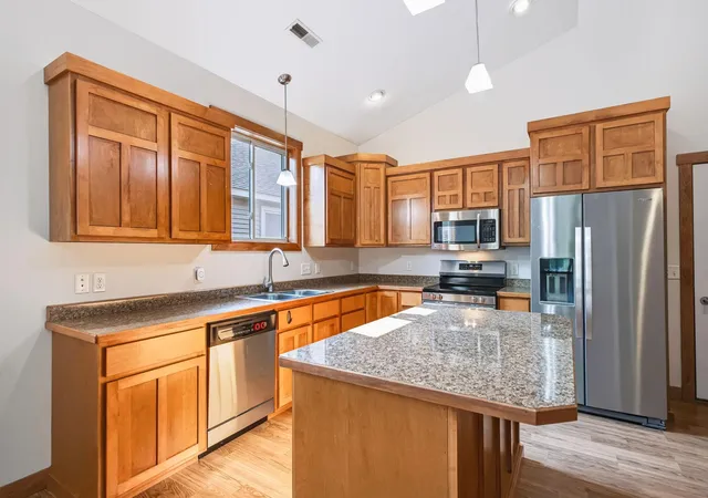 5th image of 206 W Cemetery Rd, River Falls, WI 54022 | MLS# 7127002