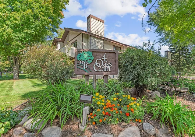 33rd image of 1595 Four Oaks Rd, Saint Paul, MN 55121 | MLS# 7127003