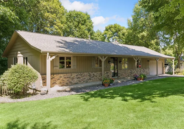 Photo 1 of Sale Pending at 17380 Hampton Ct, Minnetonka, MN 55345 | MLS# 7127004 | Listing updated on 2026-08-25