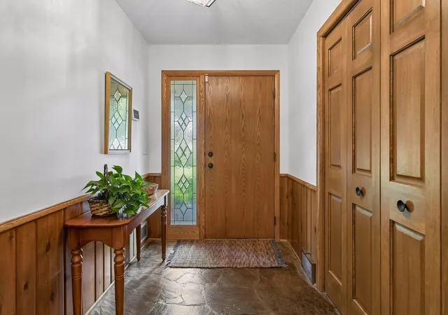 Photo 2 of Sale Pending at 17380 Hampton Ct, Minnetonka, MN 55345 | MLS# 7127004 | Listing updated on 2026-08-25