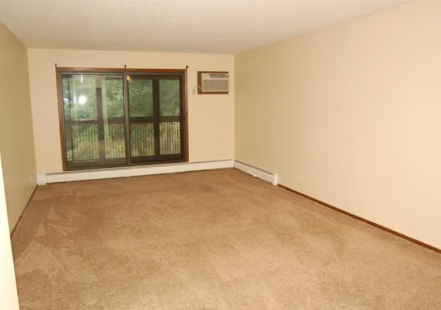 4th image of 1887 Silver Bell Rd #318, Saint Paul, MN 55122 | MLS# 7127007