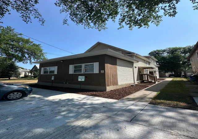 2nd image of 727 3rd St N, Fargo, ND 58102 | MLS# 7127015