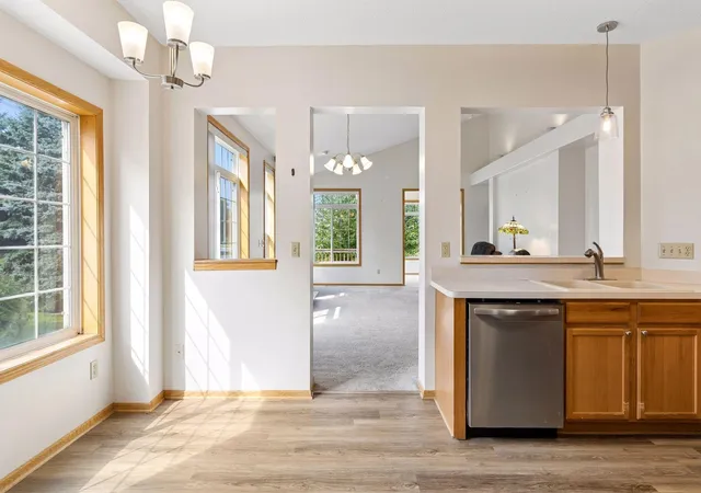 Photo 4 of Single family home for sale at 2485 Prairie Oak Trl, Woodbury, MN 55125 | MLS# 7127016 | Listing updated on 2026-10-19