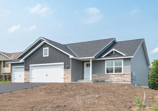 1st image of 1223 Olivia St Se, New Prague, MN 56071 | MLS# 7127057
