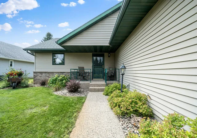Photo 4 of Sale Pending at 1276 Westbrook Cir, Alexandria, MN 56308 | MLS# 7127059 | Listing updated on 2026-08-26