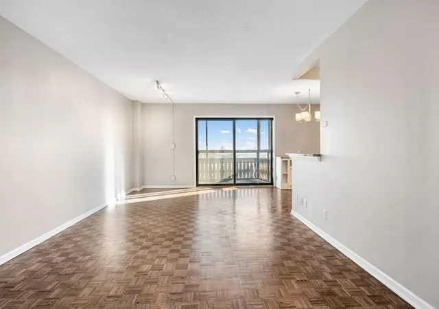 Photo 3 of Condo for sale at 410 Groveland Ave #1605, Minneapolis, MN 55403 | MLS# 7127073 | Listing updated on 2026-08-18