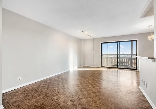 Photo 4 of Condo for sale at 410 Groveland Ave #1605, Minneapolis, MN 55403 | MLS# 7127073 | Listing updated on 2026-08-18