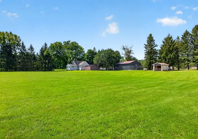 2nd image of 3225 Pinewood Rd Se, Rochester, MN 55904 | MLS# 7127085