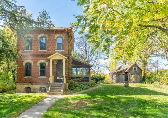 Photo 1 of Single family home for sale at 820 Owens St N, Stillwater, MN 55082 | MLS# 7127095 | Listing updated on 2026-10-14