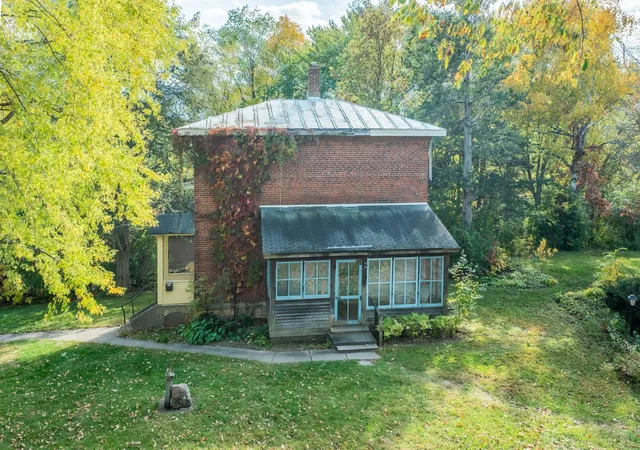 Photo 3 of Single family home for sale at 820 Owens St N, Stillwater, MN 55082 | MLS# 7127095 | Listing updated on 2026-10-14