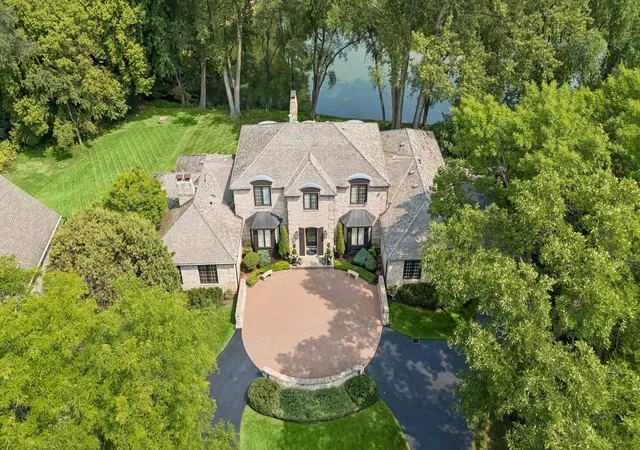 3rd image of 5804 Long Brake Trl, Minneapolis, MN 55439 | MLS# 7127098