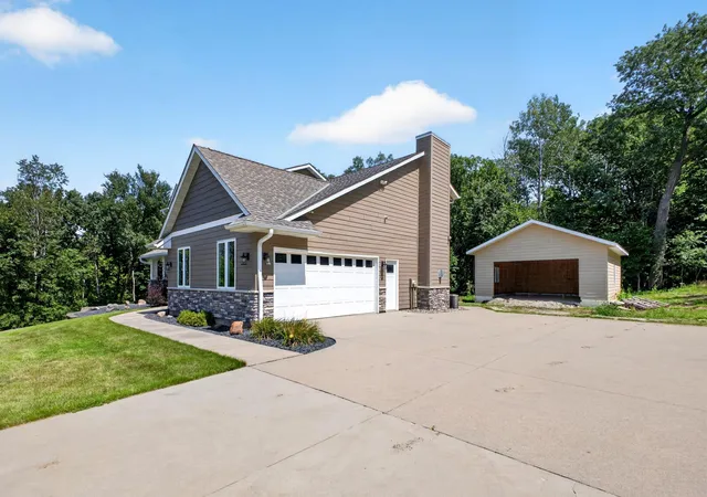 Photo 3 of Single family home for sale at 61658 257th Avenue, Mantorville, MN 55955 | MLS# 7127100 | Listing updated on 2026-08-22