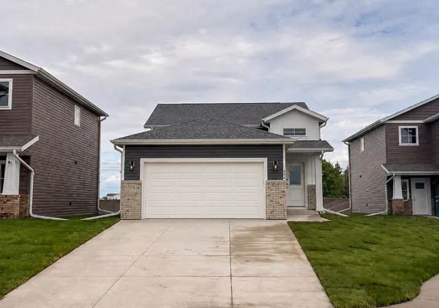 Photo 1 of Single family home for sale at 854 1st Avenue, Hickson, ND 58047 | MLS# 7127101 | Listing updated on 2026-08-28