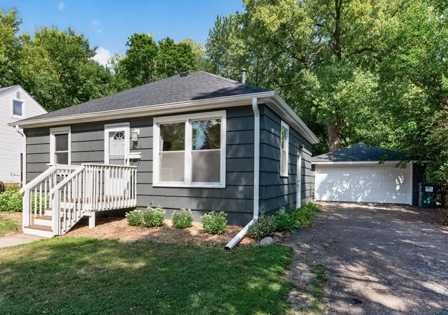2nd image of 4619 Ivanhoe Pl, Minneapolis, MN 55421 | MLS# 7127105