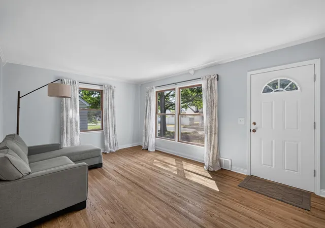 3rd image of 4619 Ivanhoe Pl, Minneapolis, MN 55421 | MLS# 7127105