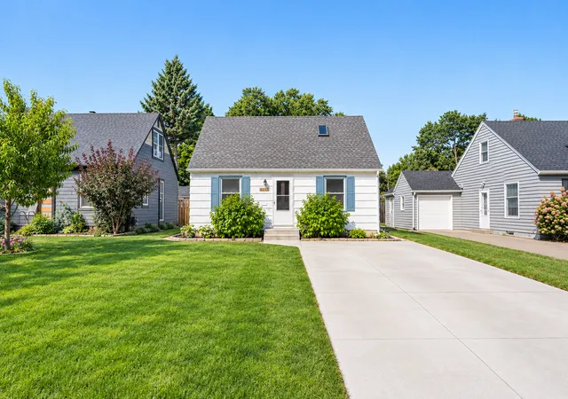 Photo 1 of Single family home for sale at 5544 York Ave S, Edina, MN 55410 | MLS# 7127111 | Listing updated on 2026-10-20
