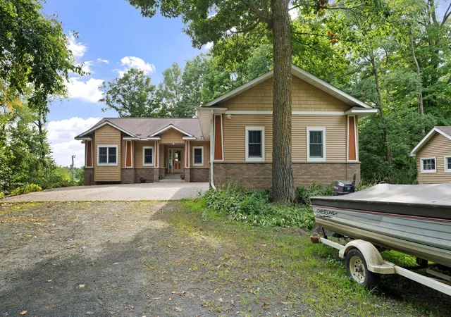 Photo 3 of Single family home for sale at 9840 Pine Shrs Dr, Pine City, MN 55063 | MLS# 7127129 | Listing updated on 2026-09-23