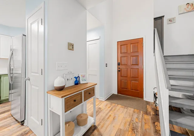 Photo 2 of Condo for sale at 1392 Carling Dr #305, Saint Paul, MN 55108 | MLS# 7127132 | Listing updated on 2026-09-15