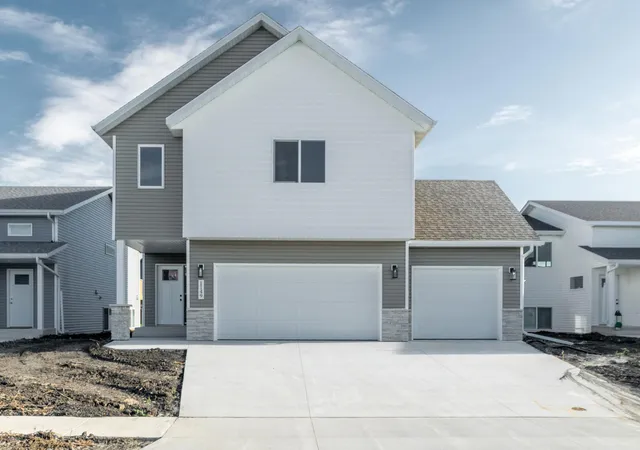 1st image of 1879 19th Ave N, Wahpeton, ND 58075 | MLS# 7127144