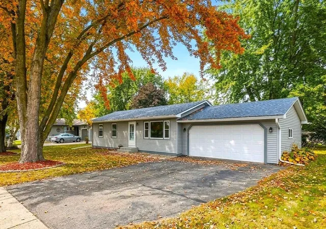 Single family home for sale at 1836 Hemlock Ave, Owatonna, MN 55060 | MLS# 7127163