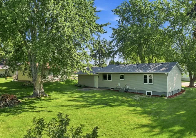 2nd image of 1836 Hemlock Ave, Owatonna, MN 55060 | MLS# 7127163