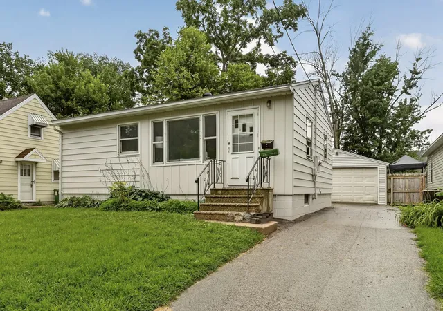 1st image of 1520 5th St Ne, Rochester, MN 55906 | MLS# 7127174