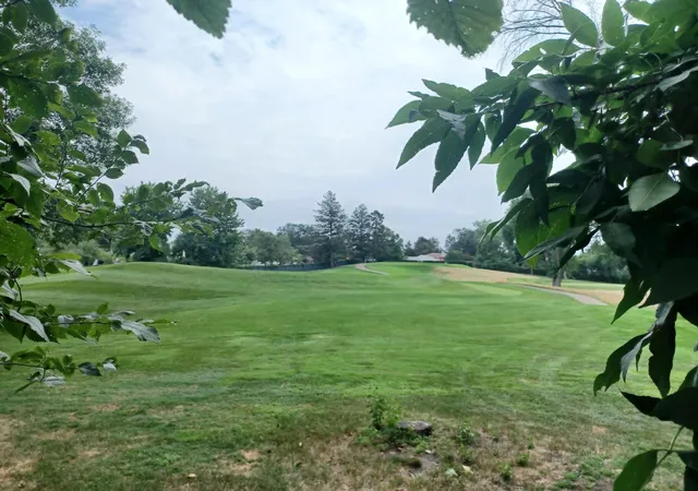 2nd image of 8101 Westwood Hills Dr, Minneapolis, MN 55426 | MLS# 7127183
