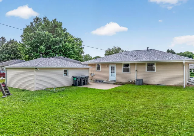 2nd image of 1443 Cascade St Nw, Rochester, MN 55901 | MLS# 7127210