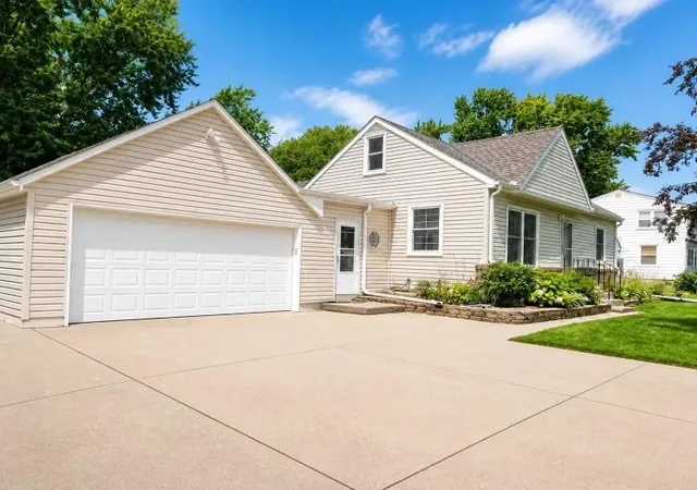 Photo 1 of Single family home for sale at 4917 Abbott Ave N, Minneapolis, MN 55429 | MLS# 7127211 | Listing updated on 2026-08-25