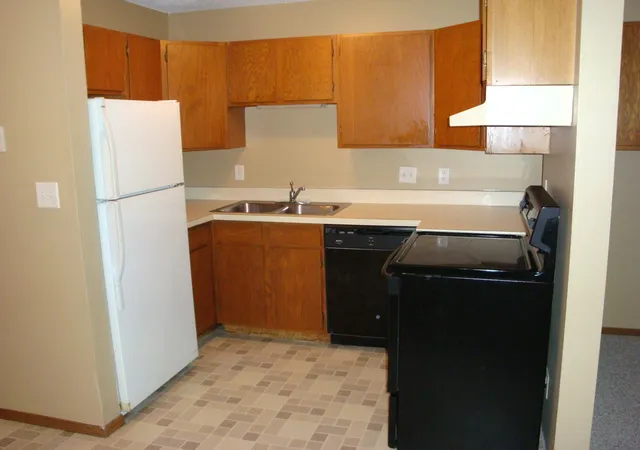 Photo 4 of Condo for sale at 925 30th Avenue S #206, Minneapolis, MN 55406 | MLS# 7127220 | Listing updated on 2026-08-22