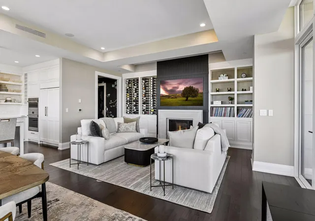 Photo 4 of Condo for sale at 1111 W River Pkwy #32C, Minneapolis, MN 55415 | MLS# 7127232 | Listing updated on 2026-09-22