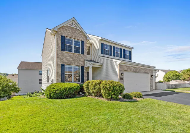 Photo 2 of Single family home for sale at 8421 Blazing Star Cir, Shakopee, MN 55379 | MLS# 7127248 | Listing updated on 2026-10-08