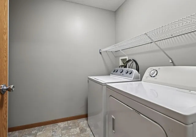 17th image of 1191 Highpoint Curv, Shakopee, MN 55379 | MLS# 7127250