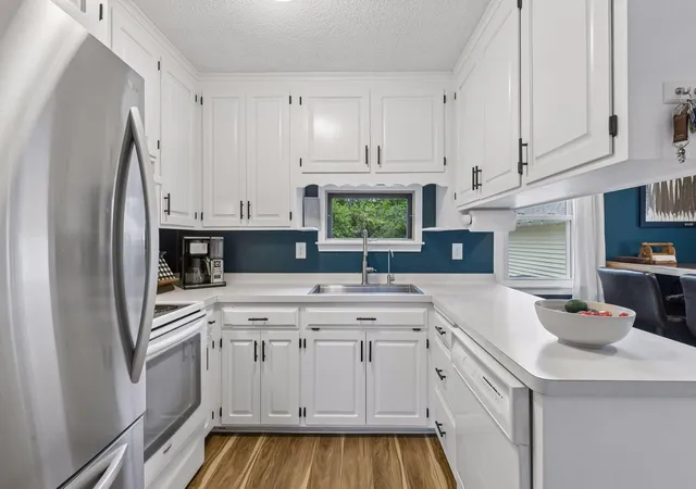 2nd image of 6 Pine Dr, Circle Pines, MN 55014 | MLS# 7127256