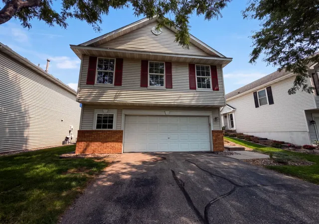 1st image of 7476 Hampton Ln, Shakopee, MN 55379 | MLS# 7127264