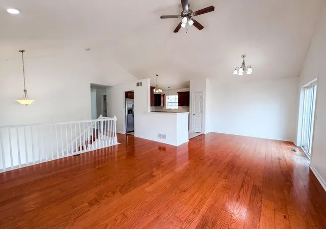 3rd image of 7476 Hampton Ln, Shakopee, MN 55379 | MLS# 7127264